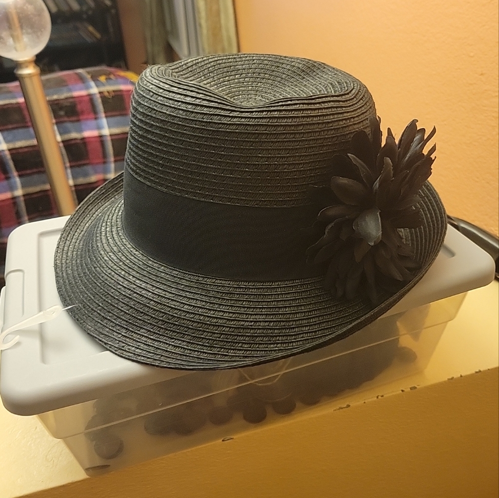 Croft And Barrow New blk Multi look hat.